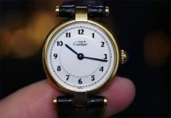 优雅腕上珍宝：卡地亚手表划痕修复秘籍与价值盘点